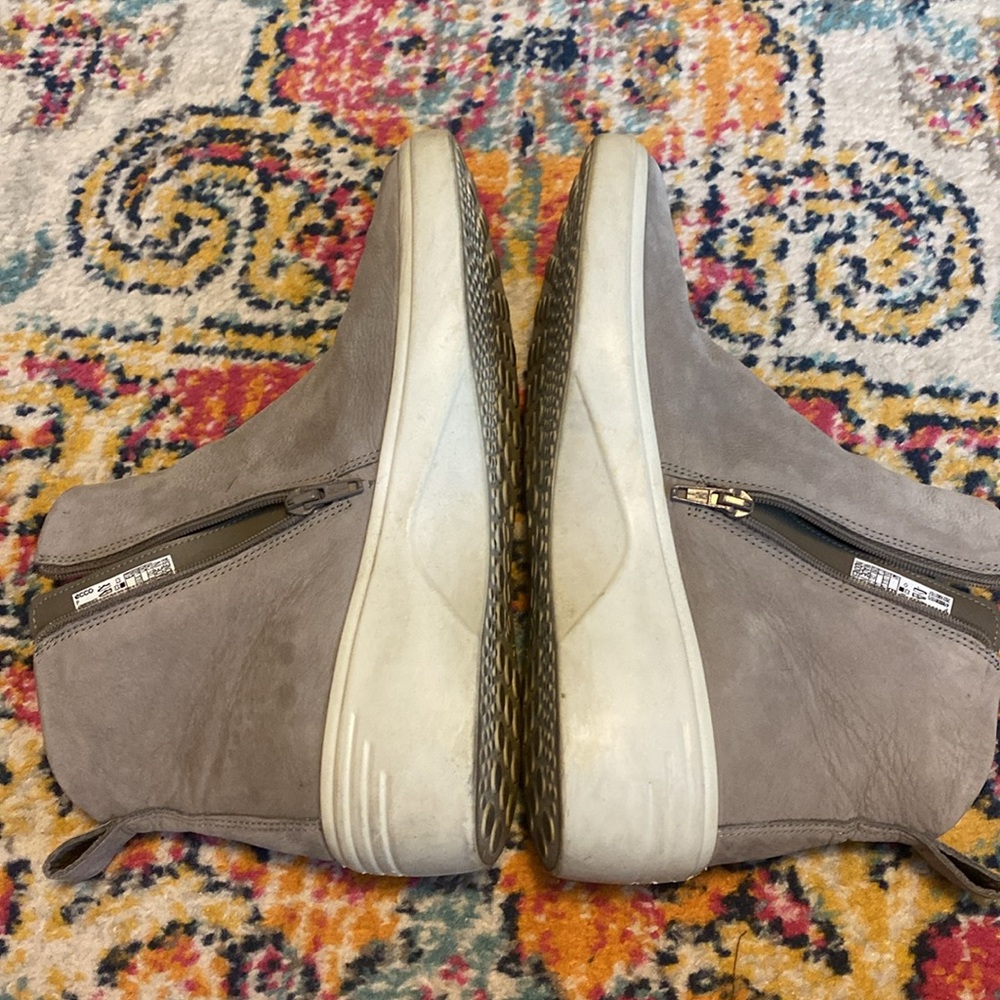 Women’s ECCO Light Gray Boots Zip Side Size 10 - 10.5 Leather - Picture 4 of 11